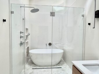 Frameless Shower Door for Spa Room